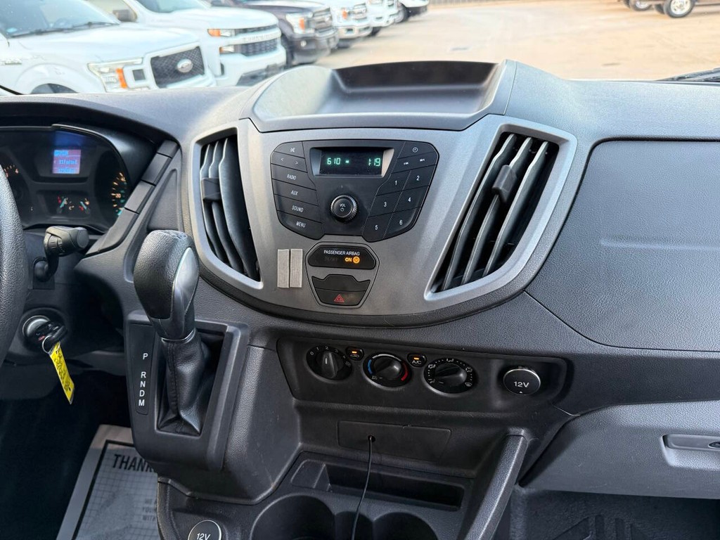 Ford Transit Van Vehicle Full-screen Gallery Image 17