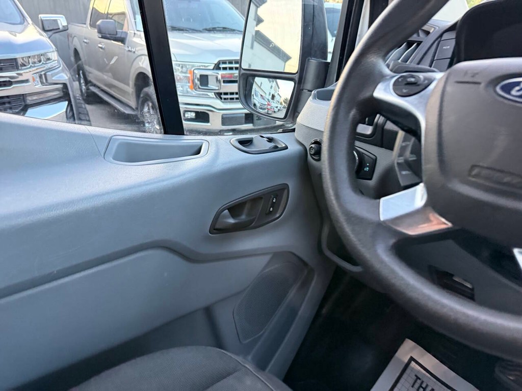 Ford Transit Van Vehicle Full-screen Gallery Image 21