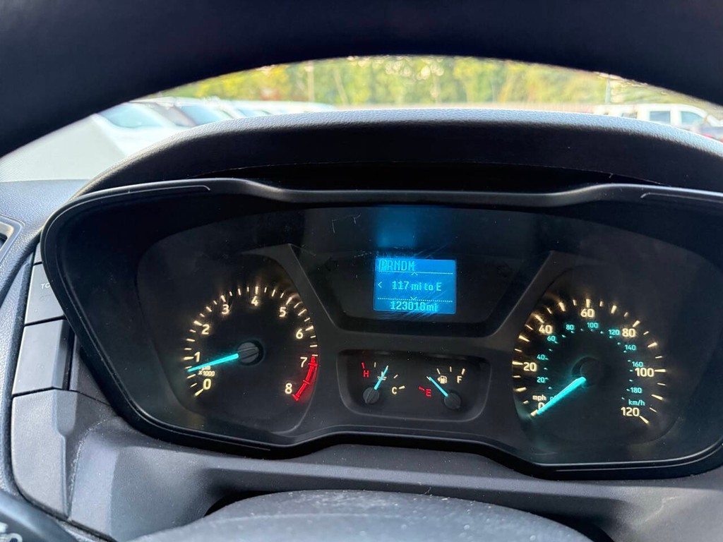 Ford Transit Van Vehicle Full-screen Gallery Image 22