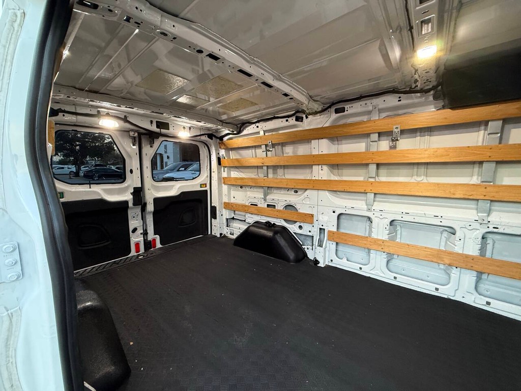 Ford Transit Van Vehicle Full-screen Gallery Image 25