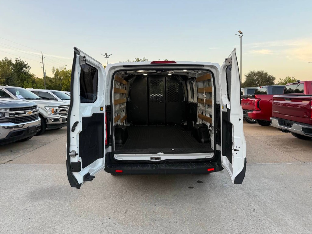 Ford Transit Van Vehicle Full-screen Gallery Image 27