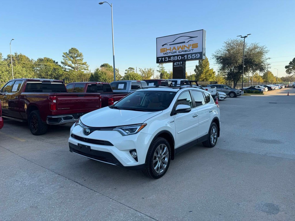 Toyota RAV4 Hybrid Vehicle Full-screen Gallery Image 03