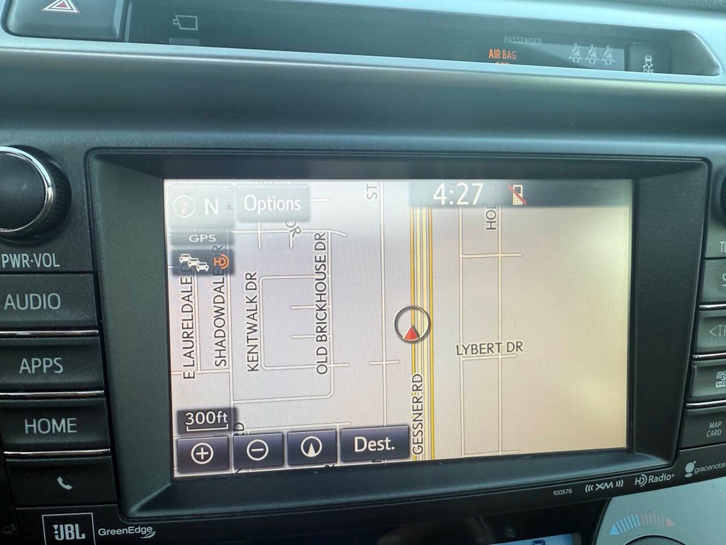 Toyota RAV4 Hybrid Vehicle Full-screen Gallery Image 26