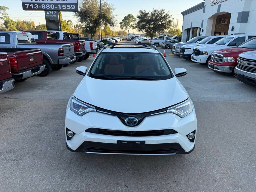 Toyota RAV4 Hybrid Vehicle Full-screen Gallery Image 41