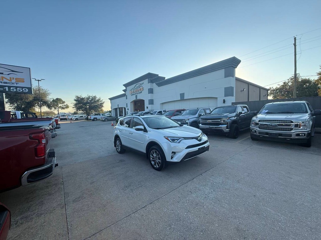 Toyota RAV4 Hybrid Vehicle Full-screen Gallery Image 45