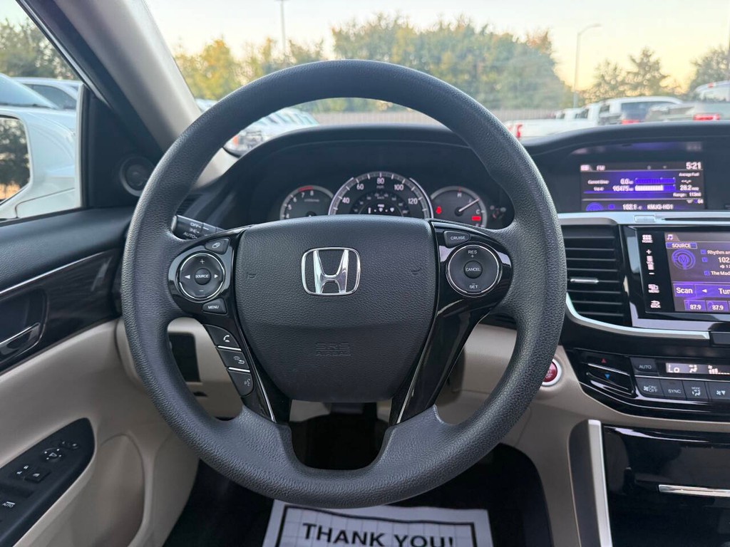 Honda Accord Sedan Vehicle Full-screen Gallery Image 22