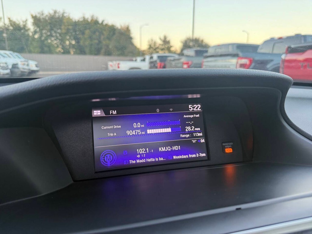 Honda Accord Sedan Vehicle Full-screen Gallery Image 25