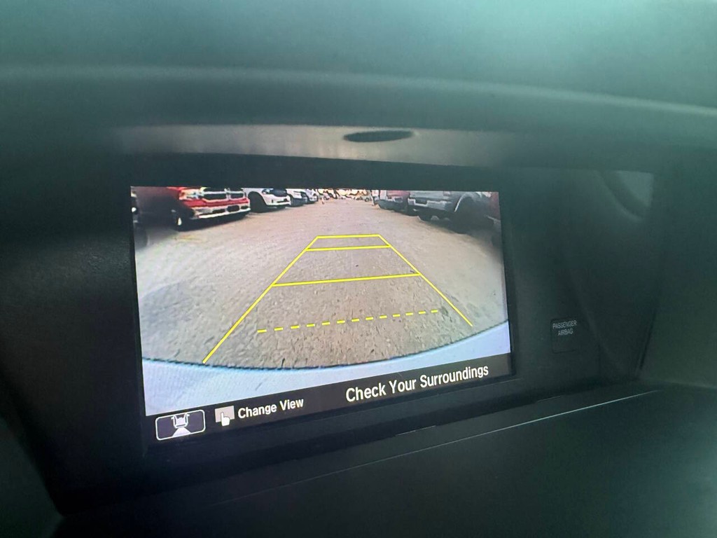 Honda Accord Sedan Vehicle Full-screen Gallery Image 27