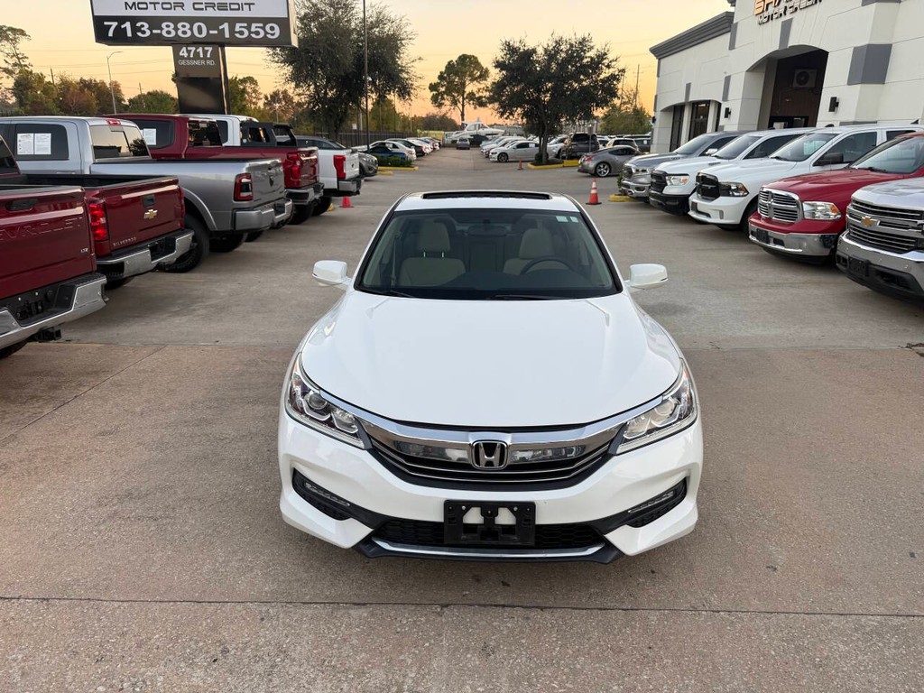 Honda Accord Sedan Vehicle Full-screen Gallery Image 39