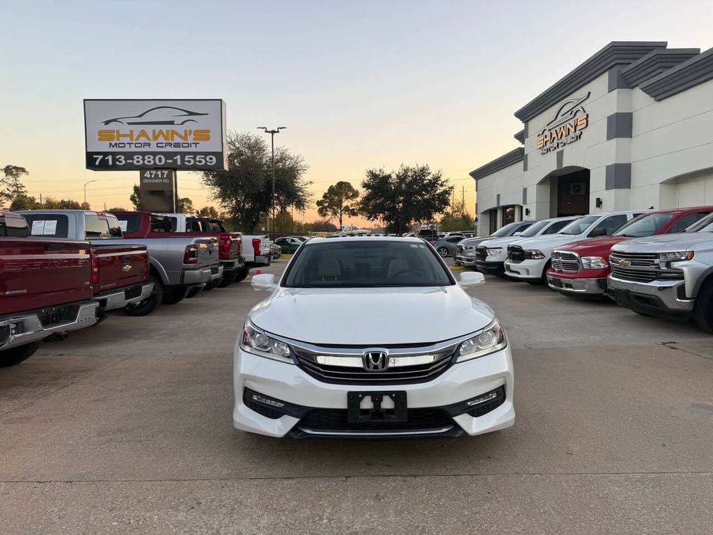 Honda Accord Sedan Vehicle Full-screen Gallery Image 40