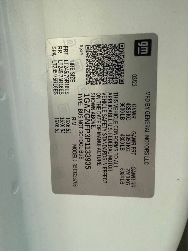 Chevrolet Express Vehicle Full-screen Gallery Image 28