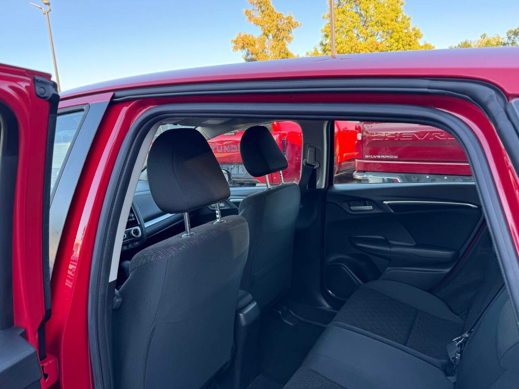 Honda Fit Vehicle Full-screen Gallery Image 12