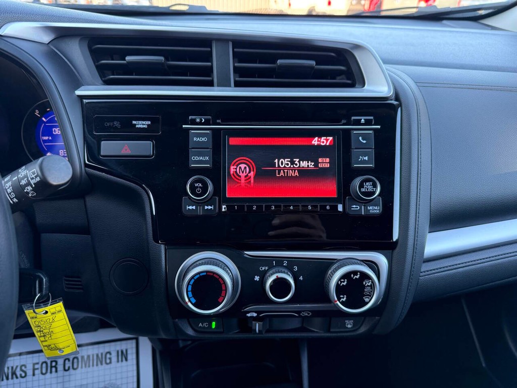 Honda Fit Vehicle Full-screen Gallery Image 24