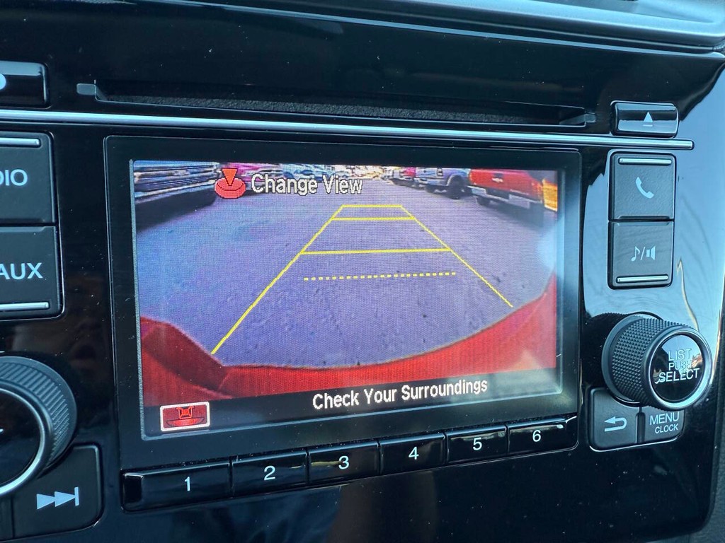 Honda Fit Vehicle Full-screen Gallery Image 26