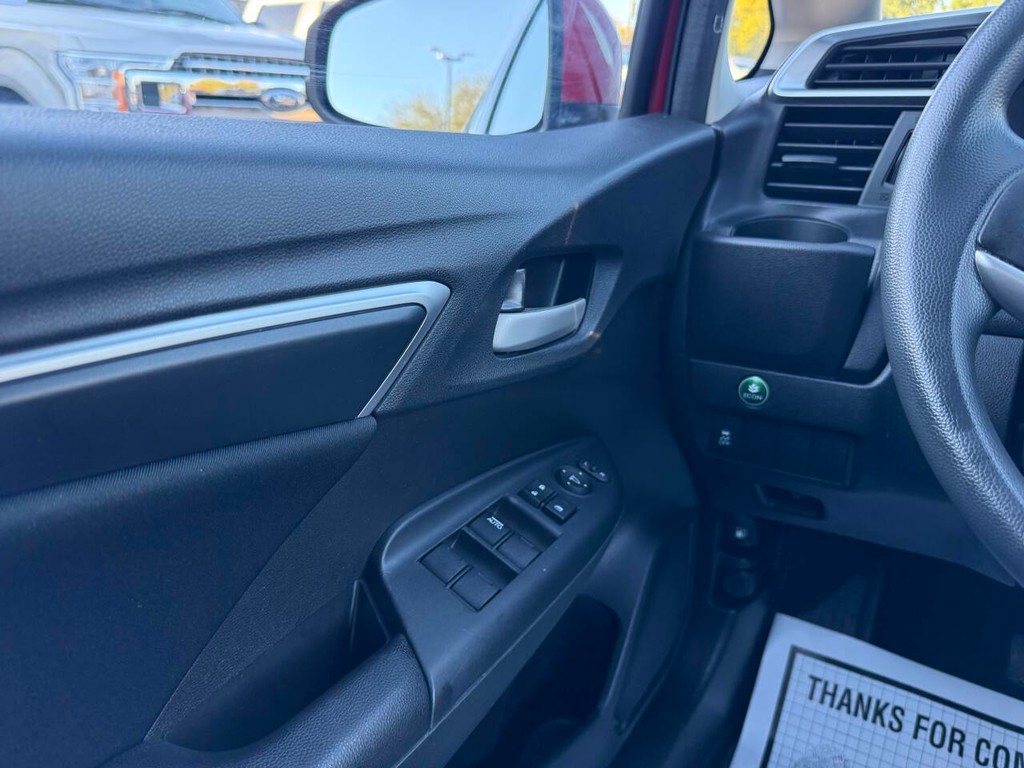 Honda Fit Vehicle Full-screen Gallery Image 29