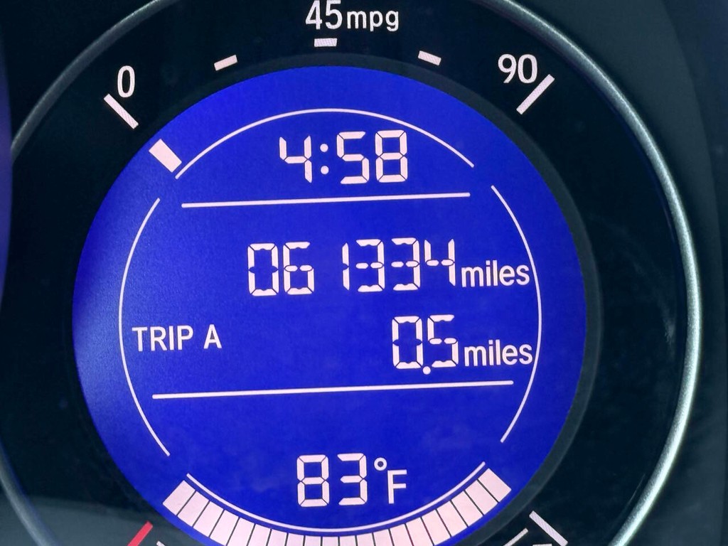 Honda Fit Vehicle Full-screen Gallery Image 30