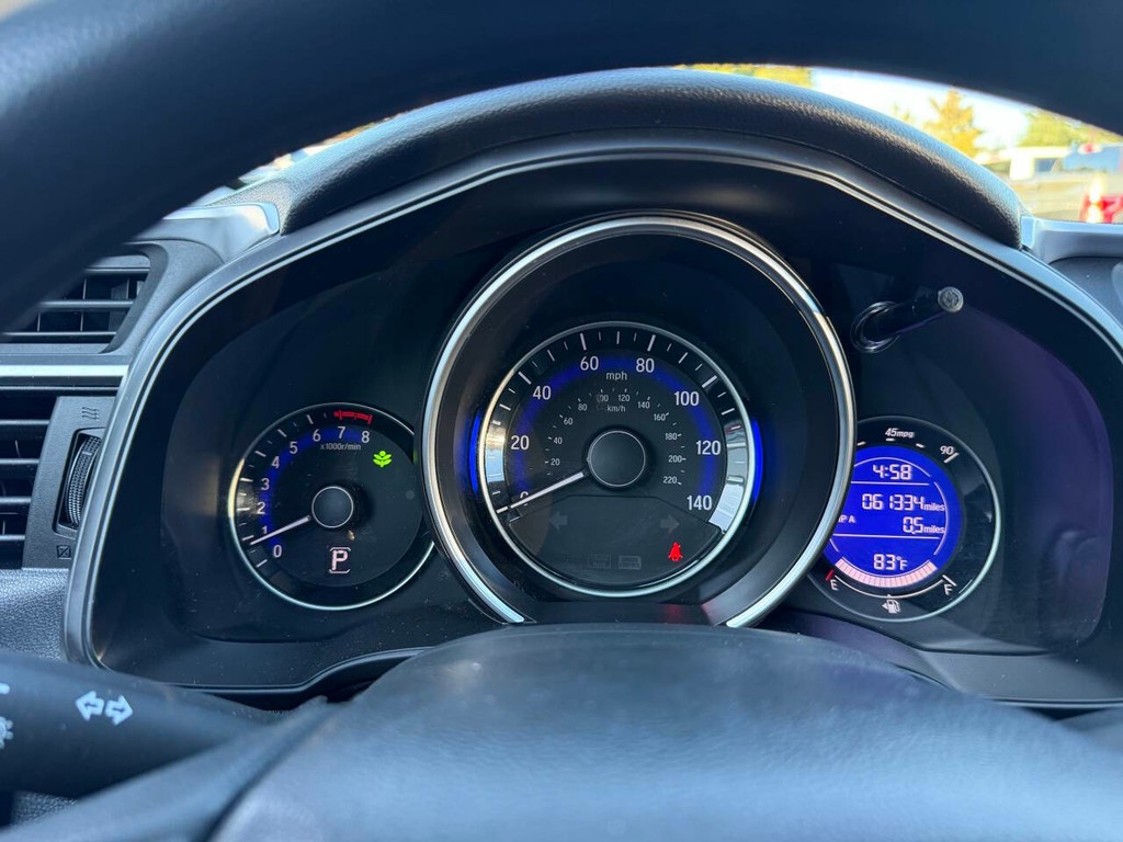 Honda Fit Vehicle Full-screen Gallery Image 31