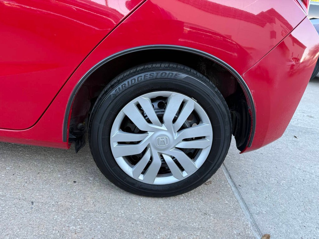 Honda Fit Vehicle Full-screen Gallery Image 34