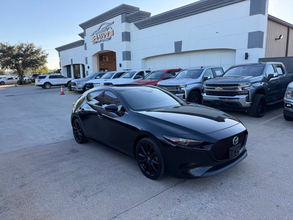 Mazda Mazda3 Hatchback Vehicle Full-screen Gallery Image 02