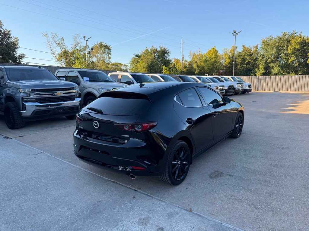 Mazda Mazda3 Hatchback Vehicle Full-screen Gallery Image 05