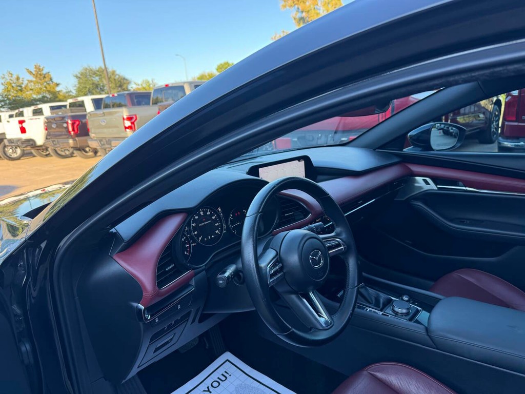 Mazda Mazda3 Hatchback Vehicle Full-screen Gallery Image 06