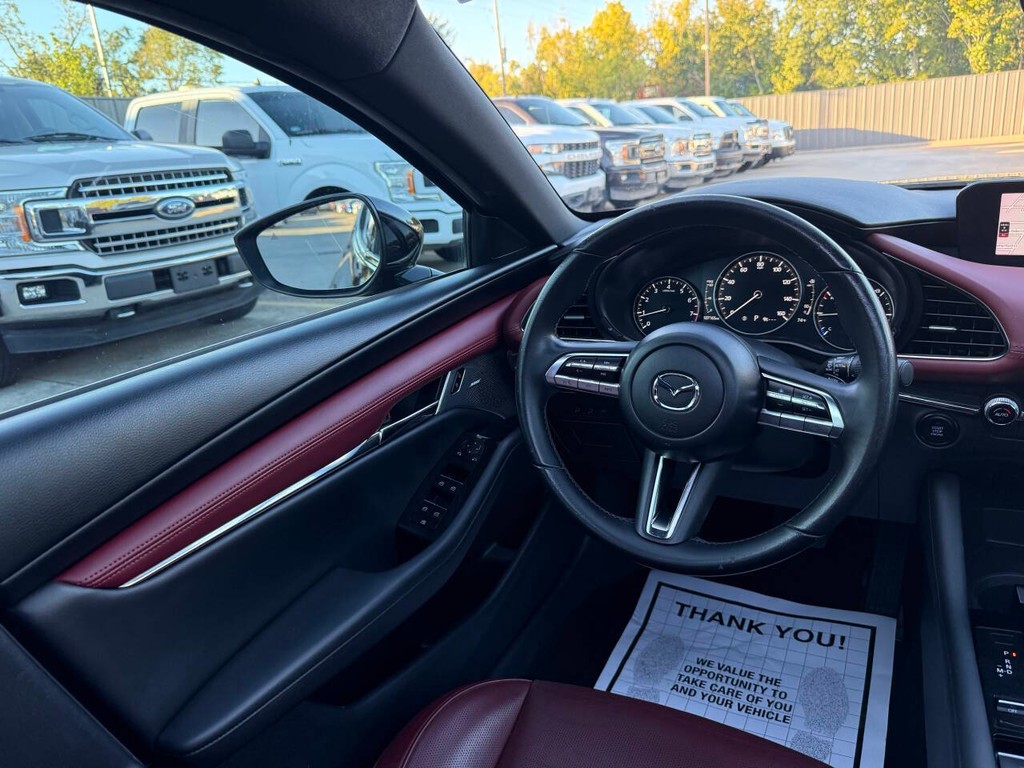 Mazda Mazda3 Hatchback Vehicle Full-screen Gallery Image 18