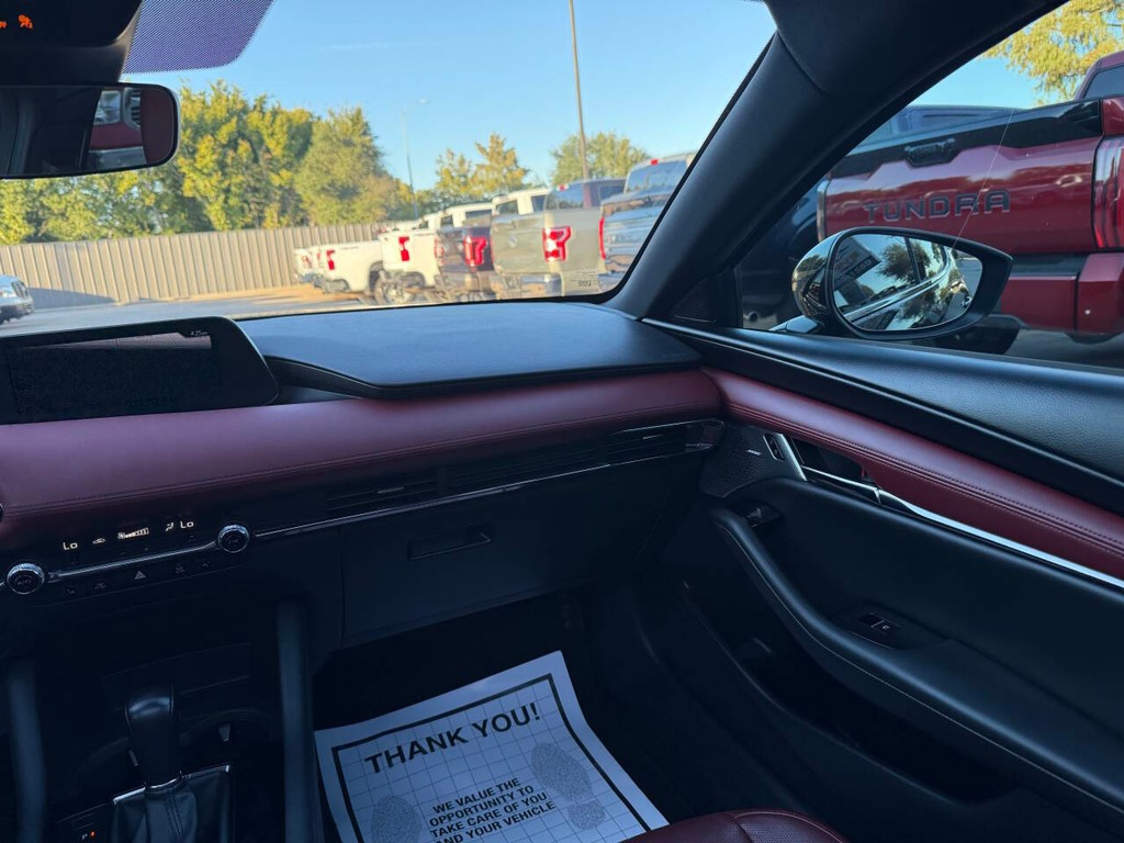 Mazda Mazda3 Hatchback Vehicle Full-screen Gallery Image 20