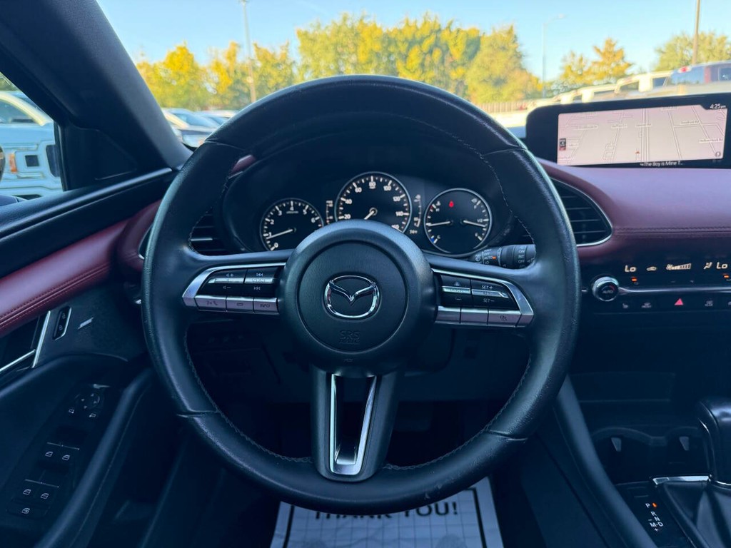 Mazda Mazda3 Hatchback Vehicle Full-screen Gallery Image 23