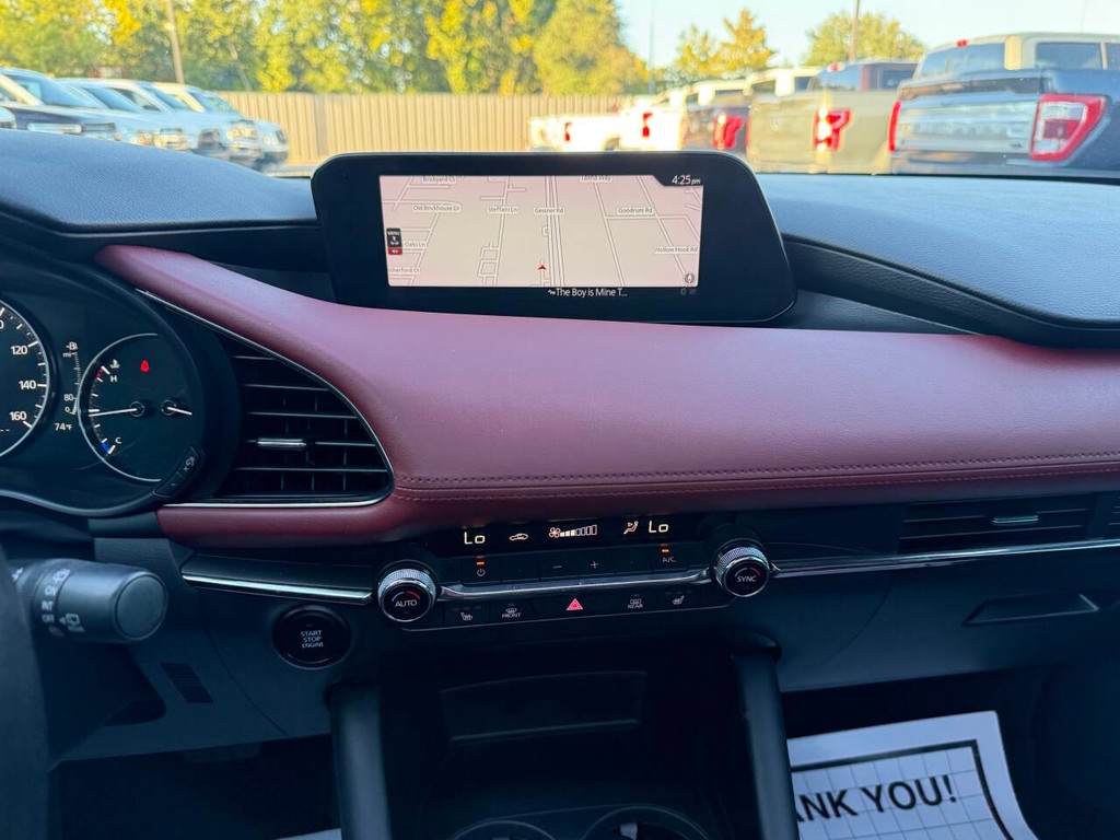 Mazda Mazda3 Hatchback Vehicle Full-screen Gallery Image 25