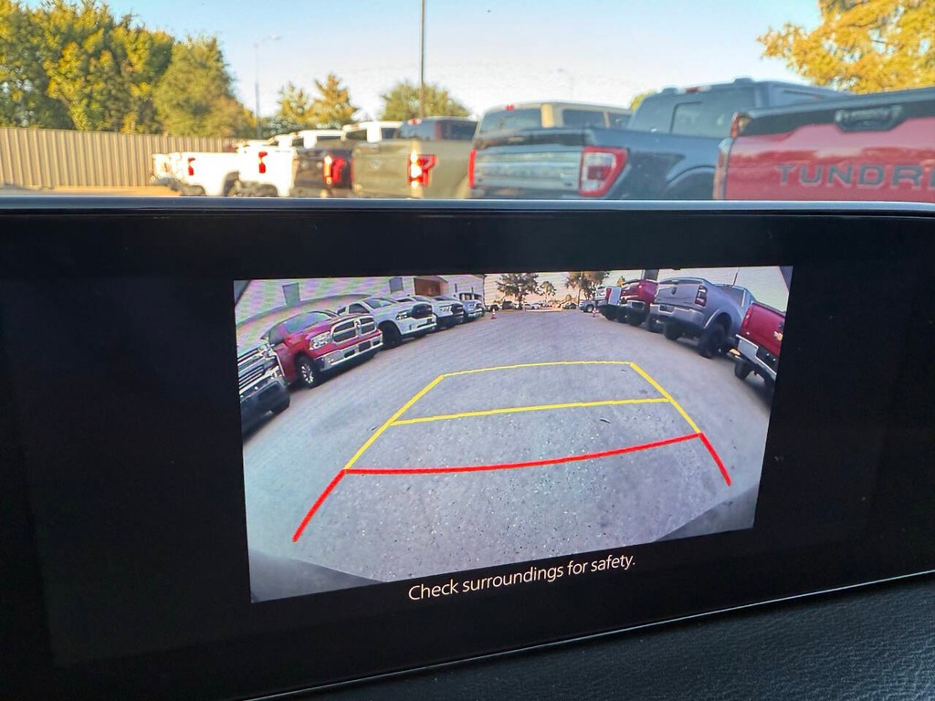 Mazda Mazda3 Hatchback Vehicle Full-screen Gallery Image 27