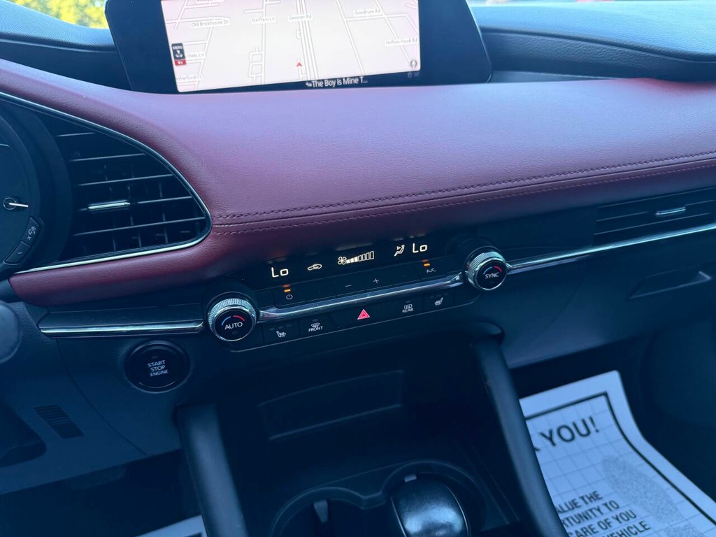 Mazda Mazda3 Hatchback Vehicle Full-screen Gallery Image 28