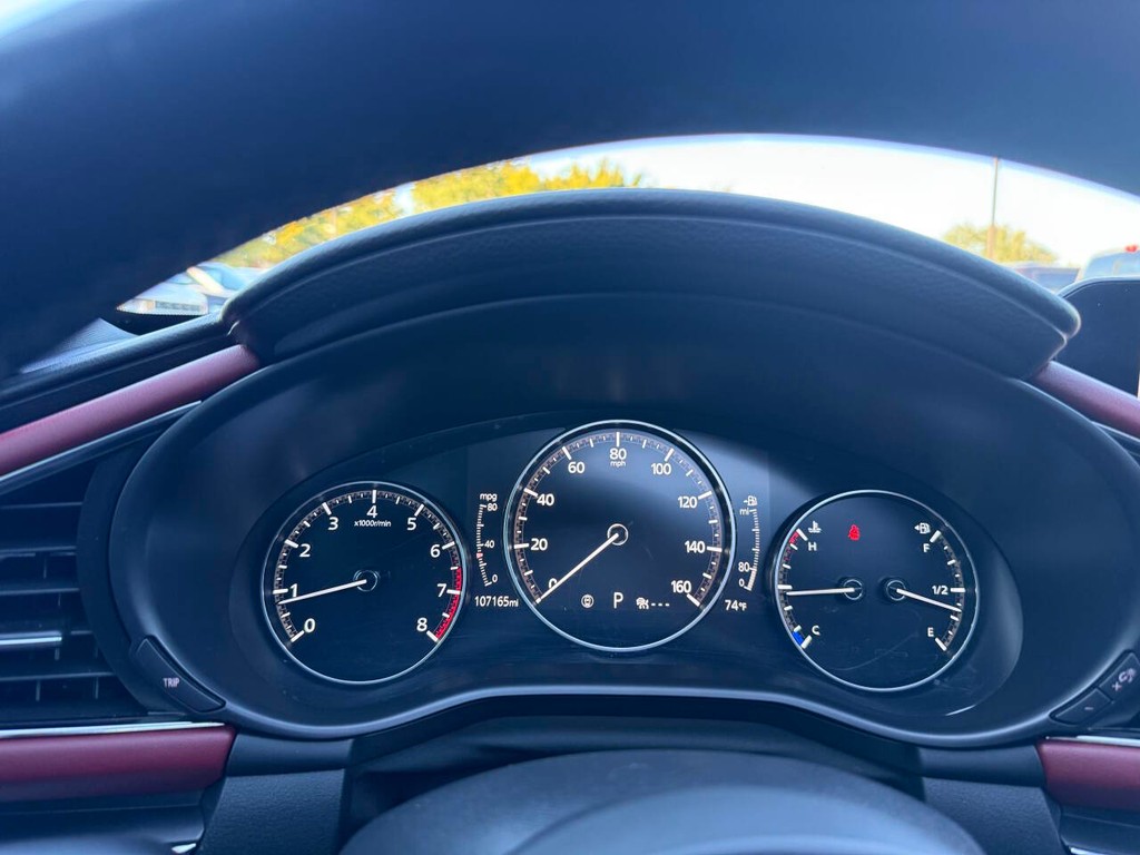 Mazda Mazda3 Hatchback Vehicle Full-screen Gallery Image 32