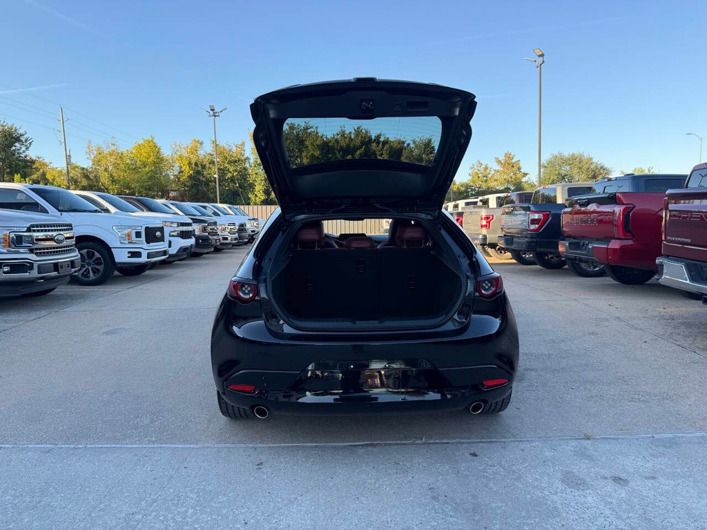 Mazda Mazda3 Hatchback Vehicle Full-screen Gallery Image 36