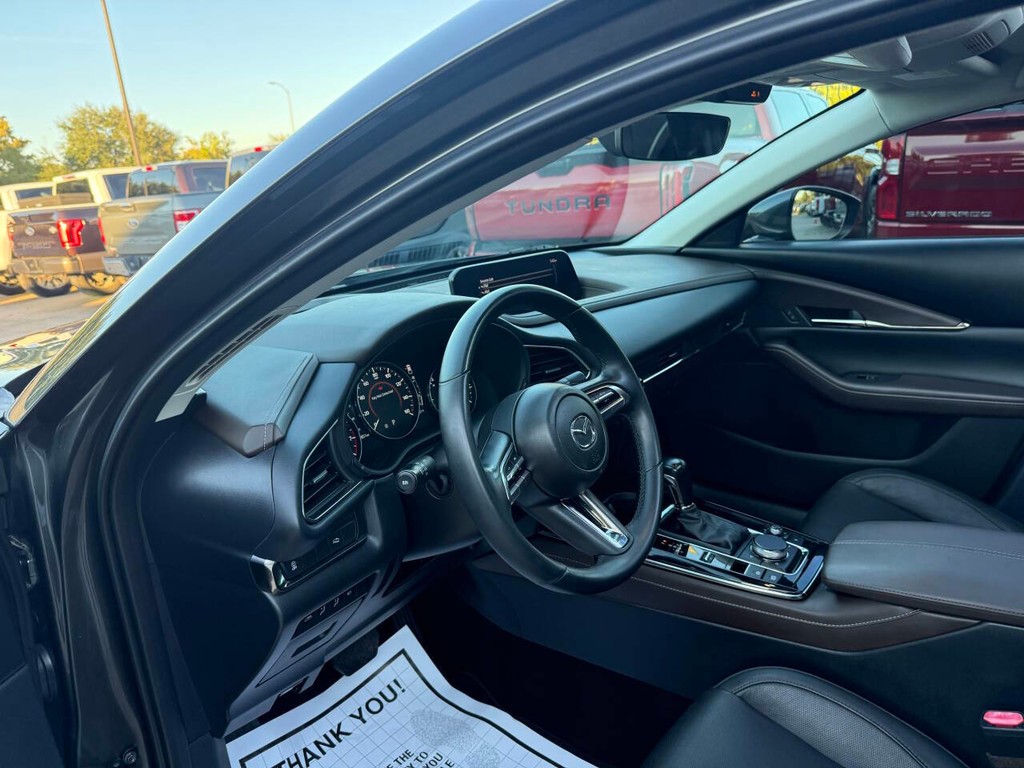 Mazda CX-30 Vehicle Full-screen Gallery Image 06