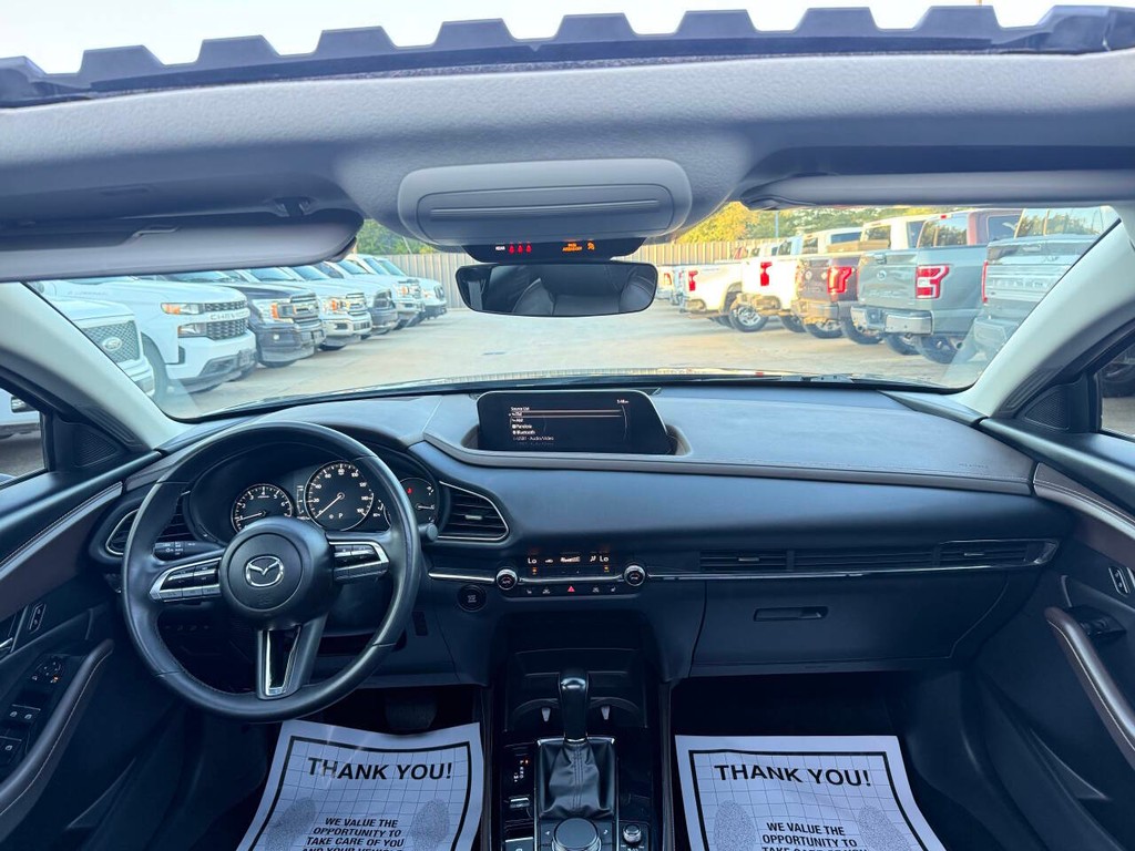 Mazda CX-30 Vehicle Full-screen Gallery Image 16