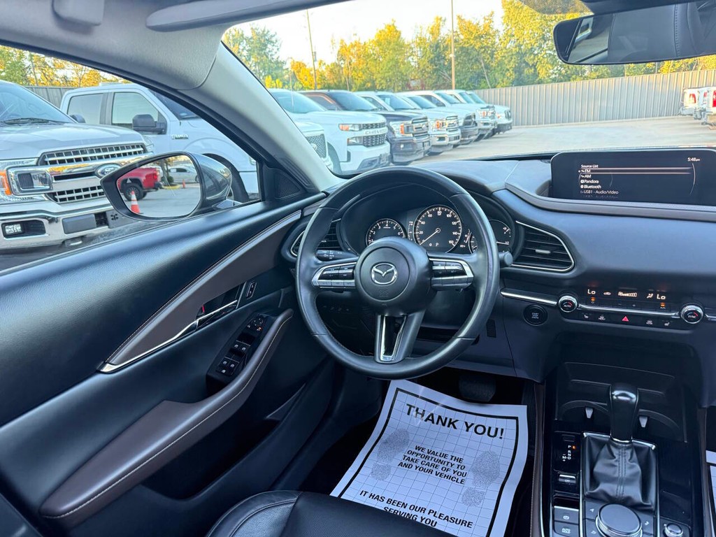 Mazda CX-30 Vehicle Full-screen Gallery Image 17