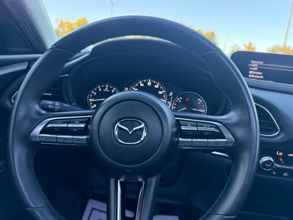 Mazda CX-30 Vehicle Full-screen Gallery Image 21