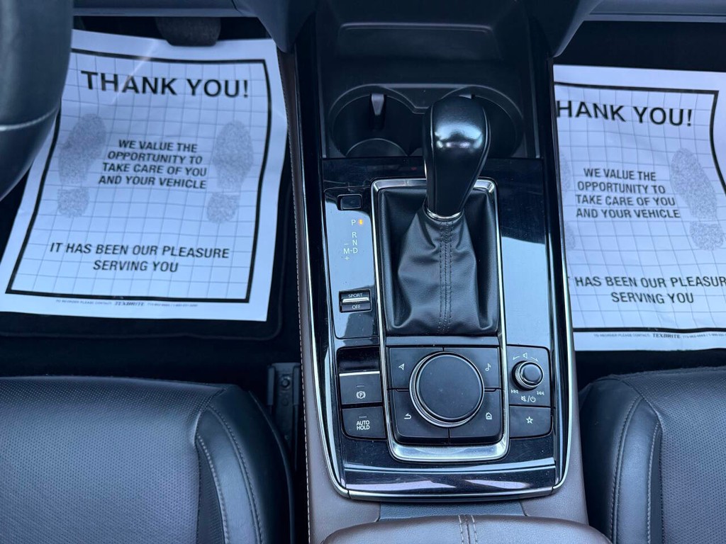 Mazda CX-30 Vehicle Full-screen Gallery Image 25