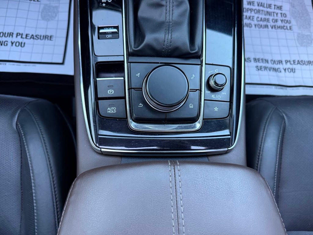 Mazda CX-30 Vehicle Full-screen Gallery Image 26