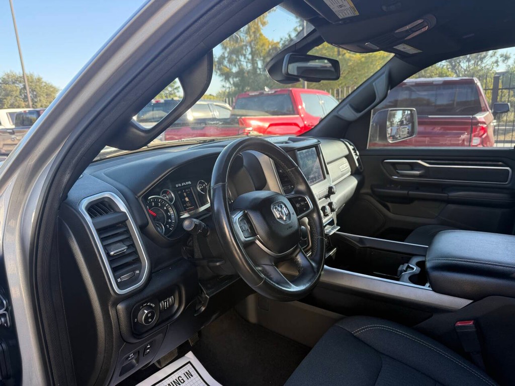 Ram 1500 Vehicle Full-screen Gallery Image 06