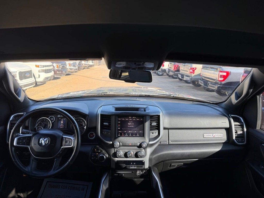 Ram 1500 Vehicle Full-screen Gallery Image 17