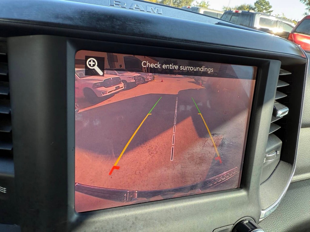 Ram 1500 Vehicle Full-screen Gallery Image 26