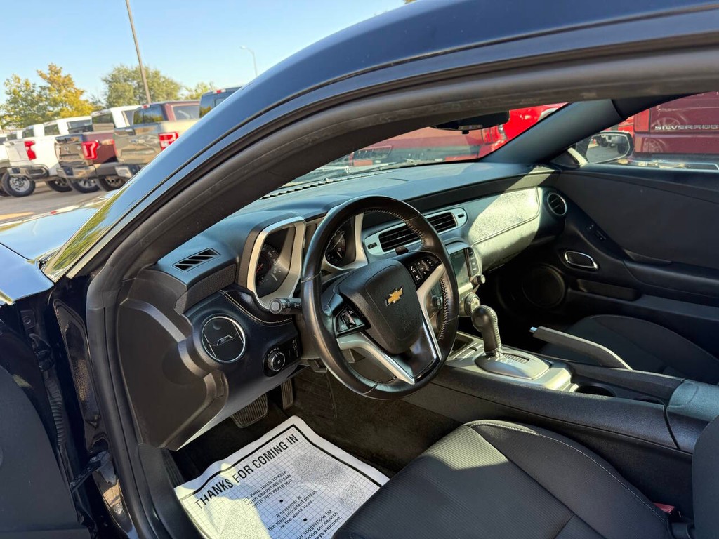 Chevrolet Camaro Vehicle Full-screen Gallery Image 06