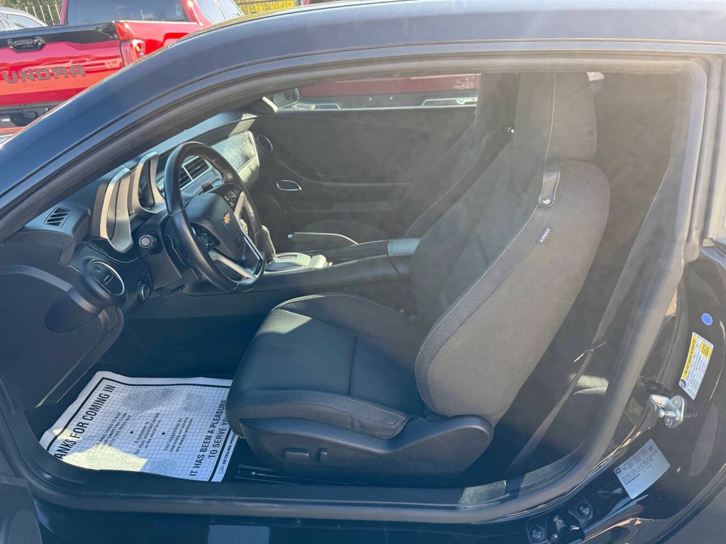 Chevrolet Camaro Vehicle Full-screen Gallery Image 07