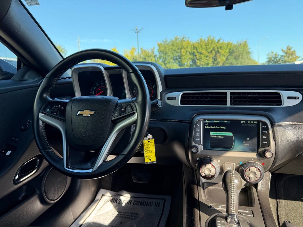 Chevrolet Camaro Vehicle Full-screen Gallery Image 16