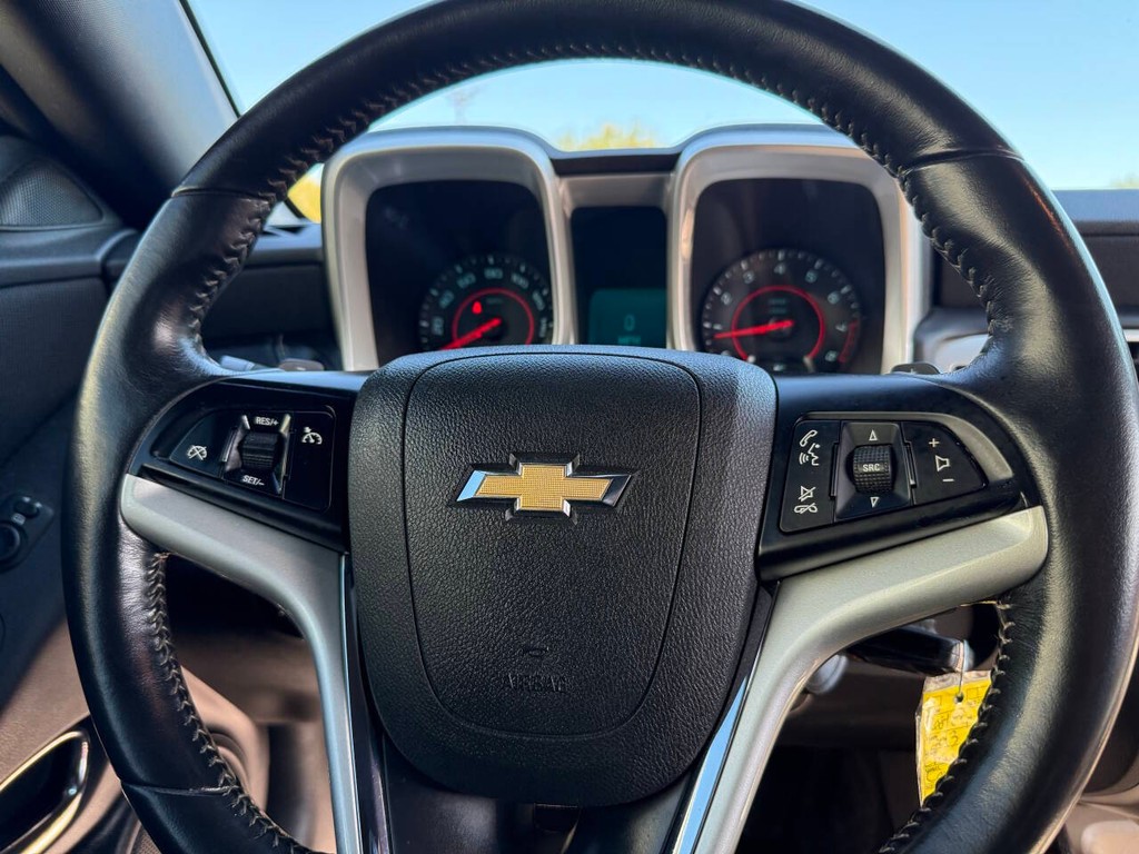 Chevrolet Camaro Vehicle Full-screen Gallery Image 18