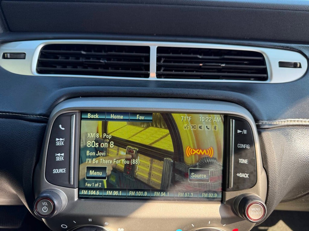 Chevrolet Camaro Vehicle Full-screen Gallery Image 21