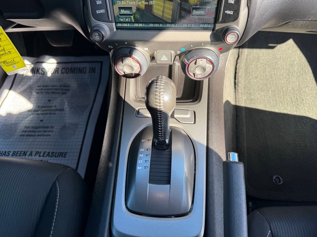 Chevrolet Camaro Vehicle Full-screen Gallery Image 23