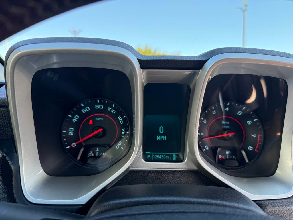 Chevrolet Camaro Vehicle Full-screen Gallery Image 25