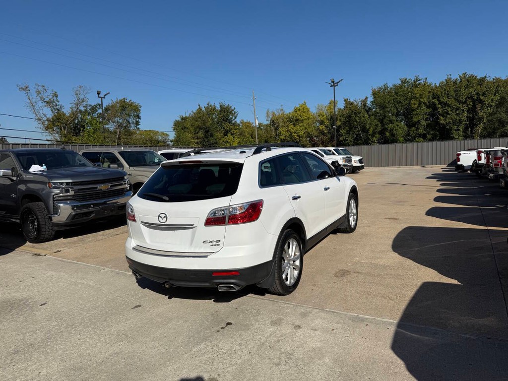 Mazda CX-9 Vehicle Full-screen Gallery Image 05